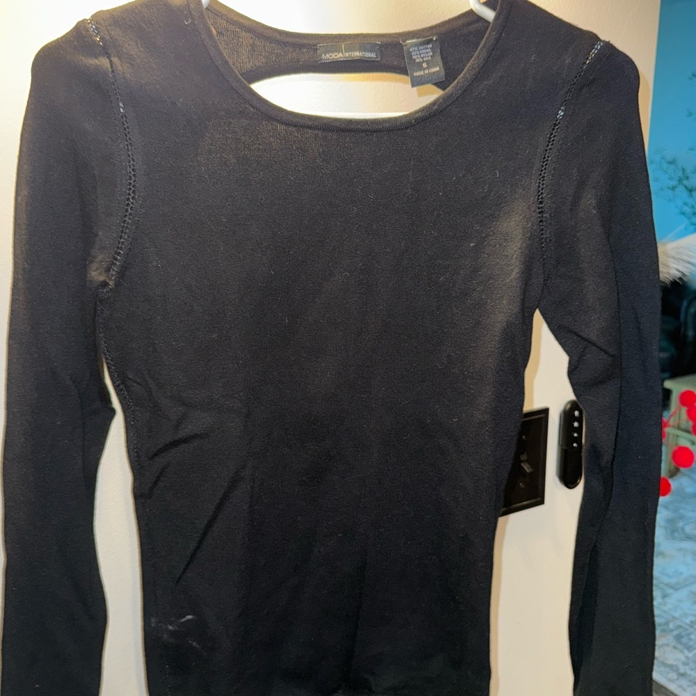 BLACK LONG SLEEVE MODA INTERNATIONAL